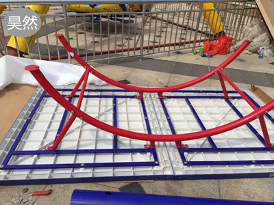 陜西西安某大型游樂場安裝室外乒乓球臺(tái)